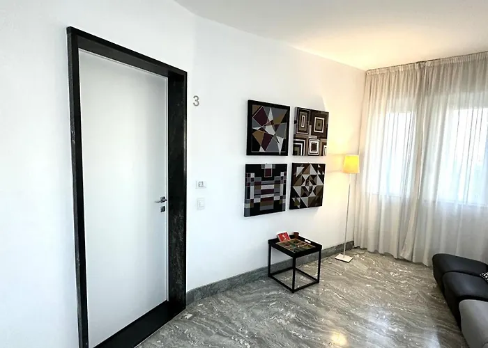 Ξενοδοχείο με διαμερίσματα La Pervinca 4*