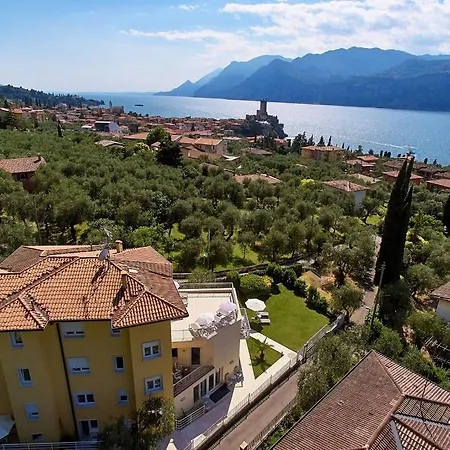La Pervinca Apartmanhotel Malcesine