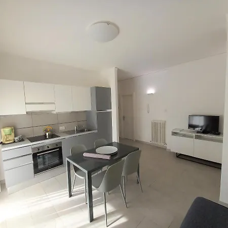 Apartmanhotel La Pervinca Malcesine