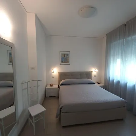 Apartmanhotel La Pervinca Malcesine