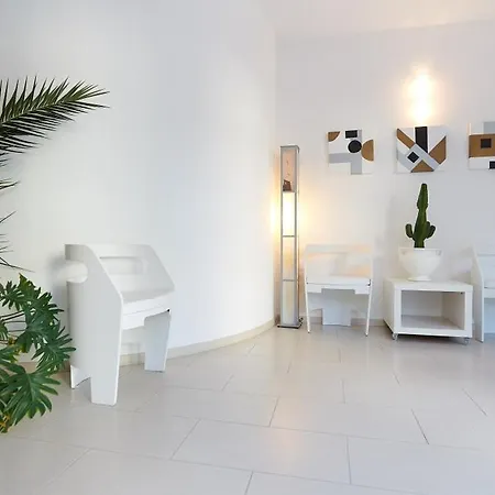 La Pervinca 4* מאלצ'סינה