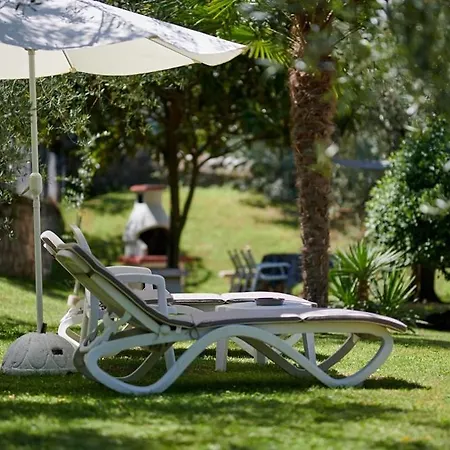 La Pervinca מלון דירות 4*