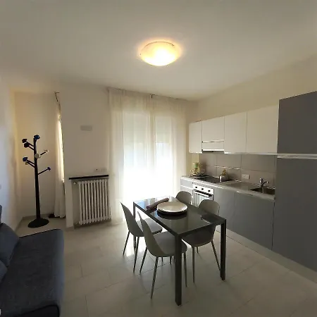 La Pervinca מלון דירות 4*