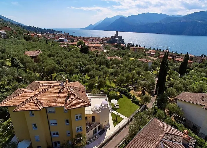 La Pervinca Aparthotel Malcesine