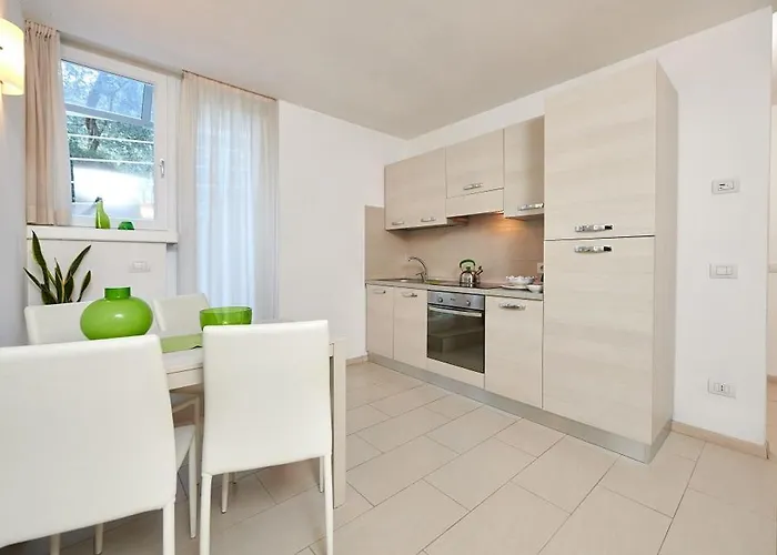 La Pervinca Aparthotel 4*