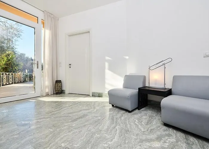 La Pervinca Aparthotel 4*