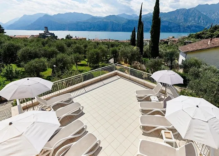 La Pervinca Aparthotel 4*